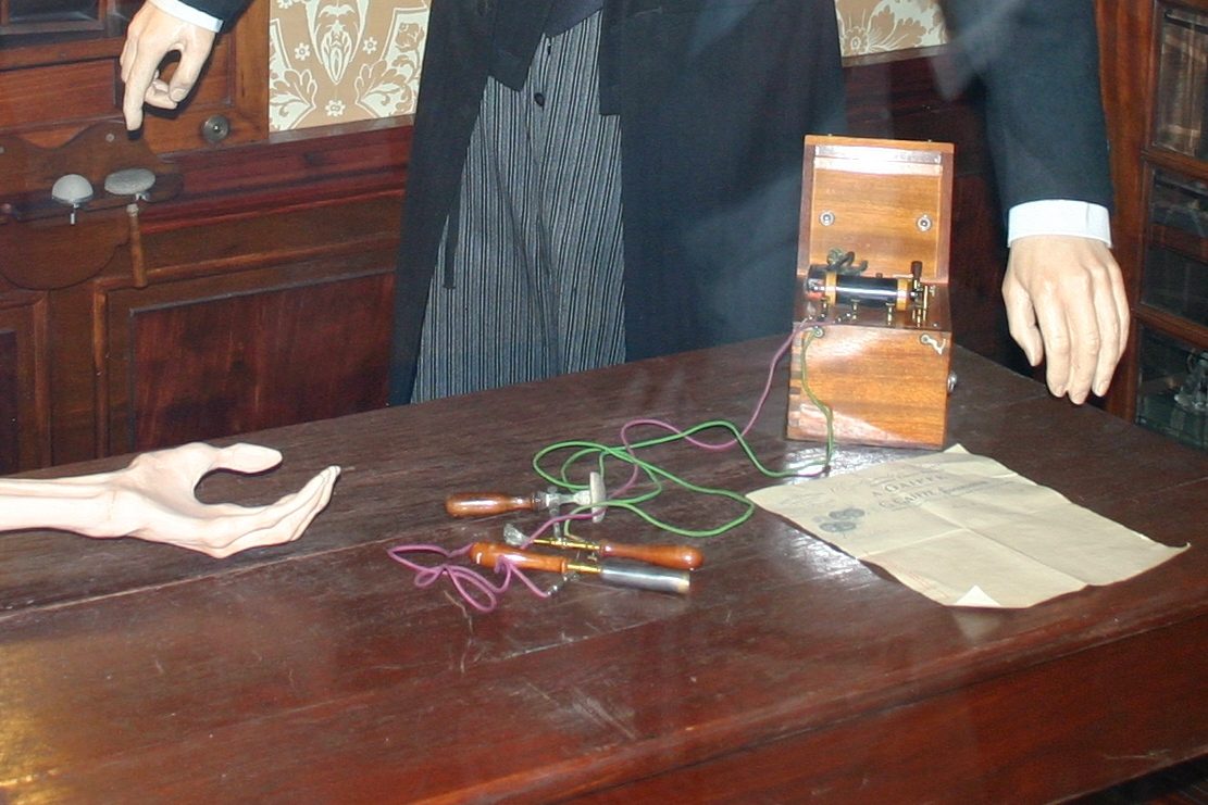 Dr Bruce's Electrotherapy Room in 1905, Science Museum, London - 02.JPG